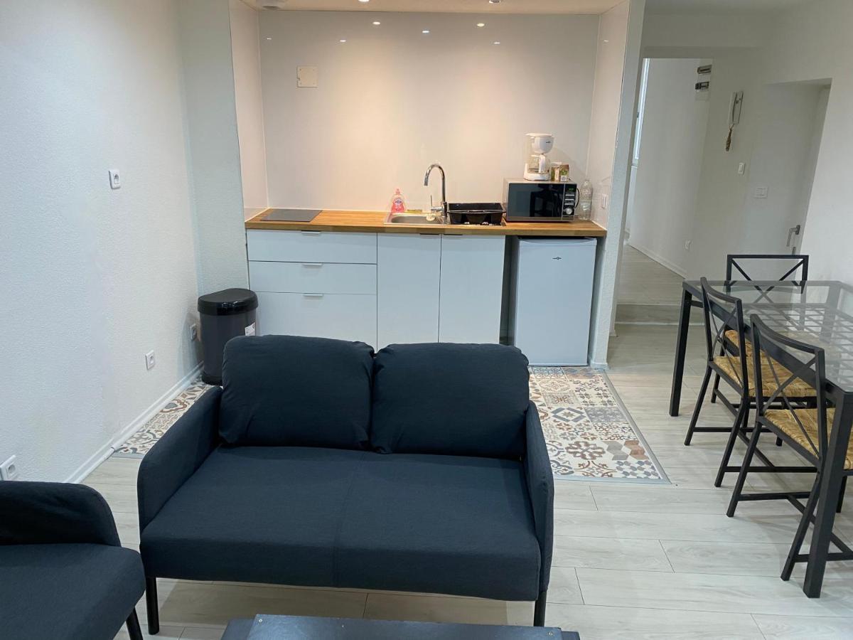 Appartement 2Eme Etage 42M2 Hyper Centre Ville / Parking Gratuit Riom Dış mekan fotoğraf