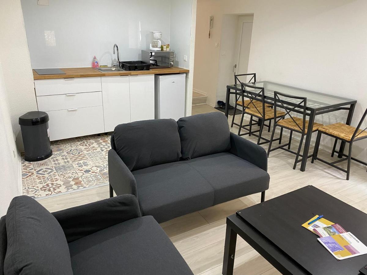 Appartement 2Eme Etage 42M2 Hyper Centre Ville / Parking Gratuit Riom Dış mekan fotoğraf